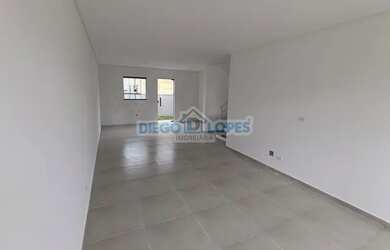 Imagem: A casa à venda possui 3 Dormitórios, 2 Banheiros, 2 Vagas