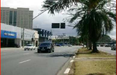 Imagem: O depósito possui 5 Vagas na garagem, 840m² de Área e está