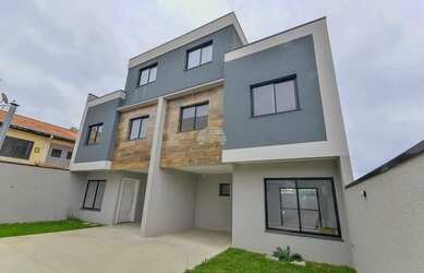 Imagem: A casa possui 3 Dormitórios, 2 Banheiros, 2 Vagas na garagem