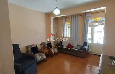 Imagem: A casa possui 3 Dormitórios, 1 Banheiro, 4 Vagas na garagem