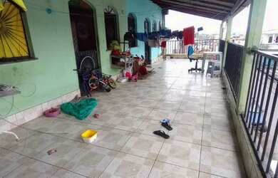 Imagem: A casa possui 5 Dormitórios, 5 Banheiros, 3 Vagas na garagem