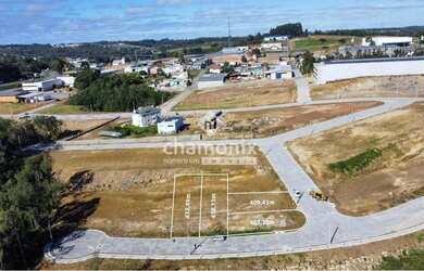 Imagem: O terreno possui 409m² de Área e está localizado em Flores