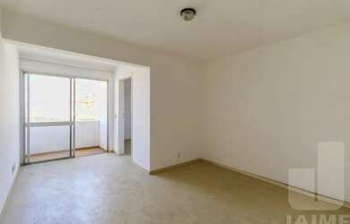 Imagem: O apartamento possui 1 Dormitório, 1 Banheiro, 1 Vaga na garagem