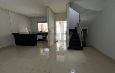 Imagem 2: Sobrado à Venda - Alto Floresta