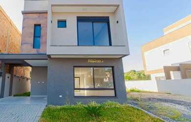 Imagem: A casa em condomínio possui 3 Dormitórios, 4 Banheiros, 2