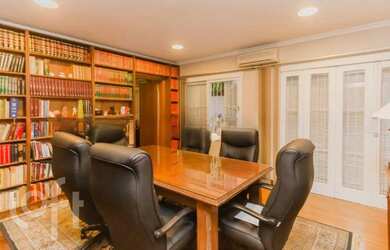 Imagem 3: Casa à venda em Menino Deus com 300 m², 8 quartos, 4 suítes, 9 vagas