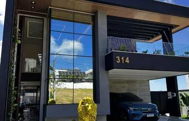 Imagem: A casa em condomínio possui 3 Dormitórios, 4 Banheiros, 2