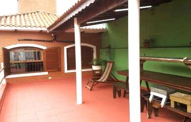 Imagem: A casa possui 3 Dormitórios, 4 Banheiros, 4 Vagas na garagem