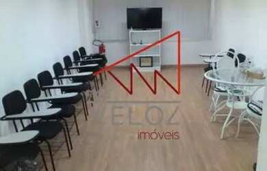 Imagem: O depósito possui 1 Vaga na garagem e 30m² de Área e está