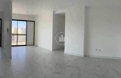 Imagem: O apartamento possui 3 Dormitórios, 1 Banheiro, 2 Vagas na