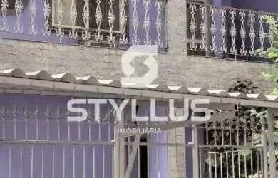 Imagem: A casa possui 4 Dormitórios, 5 Banheiros, 3 Vagas na garagem