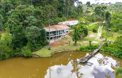 Imagem: A fazenda possui 260m² de Área e está localizado em Quatro
