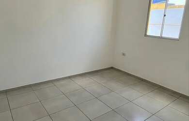 Imagem: A casa possui 2 Dormitórios, 2 Banheiros, 3 Vagas na garagem