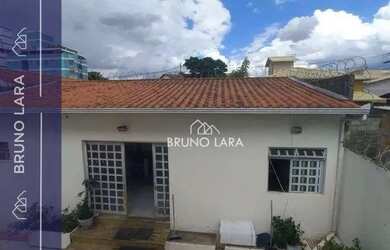 Imagem: A casa à venda possui 3 Dormitórios, 3 Banheiros, 3 Vagas