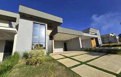 Imagem: A casa em condomínio possui 3 Dormitórios, 1 Banheiro, 4 Vagas