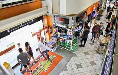 Imagem: O depósito possui 8m² de Área e está localizado em Barra