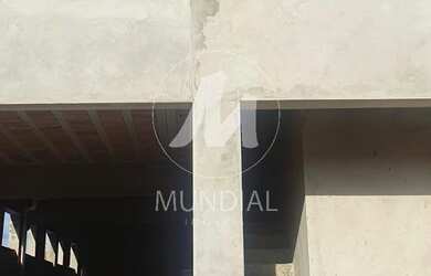 Imagem: O depósito possui 4 Vagas na garagem e 330m² de Área e está