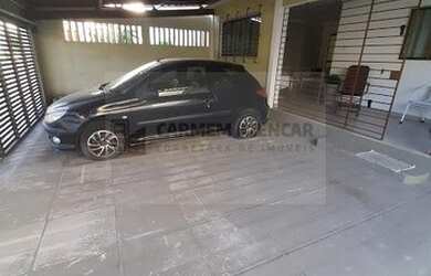 Imagem: A casa possui 5 Dormitórios, 1 Banheiro, 3 Vagas na garagem