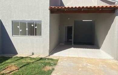 Imagem: A casa possui 2 Dormitórios, 1 Banheiro, 1 Vaga na garagem