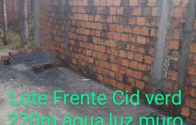 Imagem: O terreno possui 220m² de Área e está localizado em Paço