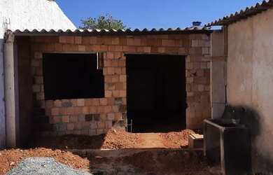 Imagem: A casa em condomínio possui 1 Dormitório, 1 Banheiro, 1 Vaga