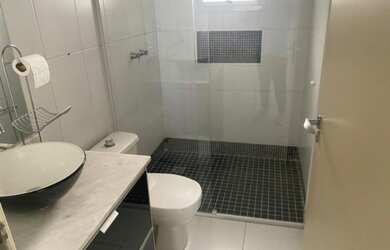 Imagem: A casa possui 2 Dormitórios, 1 Banheiro, 1 Vaga na garagem