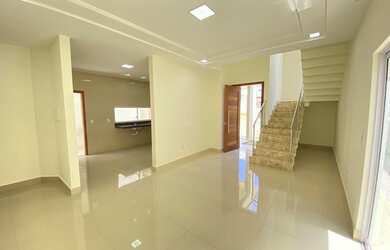 Imagem: A casa em condomínio possui 3 Dormitórios, 3 Banheiros, 2