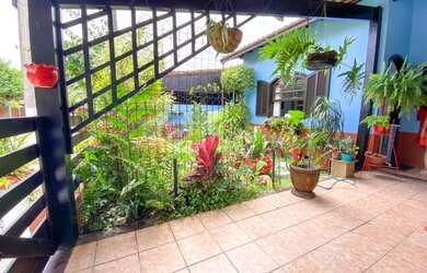 Imagem: A casa em condomínio possui 3 Dormitórios, 2 Banheiros, 90m²