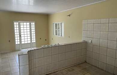 Imagem: A casa em condomínio possui 4 Dormitórios, 2 Banheiros, 1