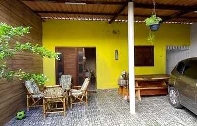 Imagem: A casa possui 2 Dormitórios, 2 Banheiros, 2 Vagas na garagem