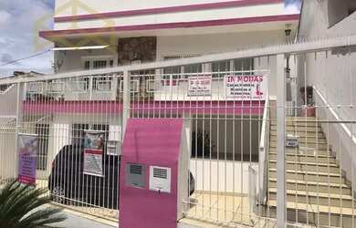 Imagem: A casa possui 3 Dormitórios, 3 Banheiros, 3 Vagas na garagem