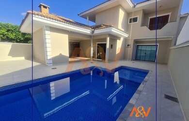 Imagem: A casa em condomínio possui 4 Dormitórios, 3 Banheiros, 4