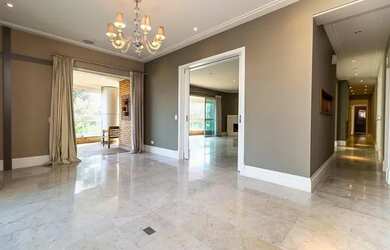 Imagem: O apartamento possui 4 Dormitórios, 4 Banheiros, 5 Vagas na