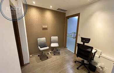 Imagem: O depósito possui 1 Vaga na garagem e 33m² de Área e está