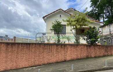 Imagem: A casa à venda possui 3 Dormitórios, 2 Banheiros e 140m²