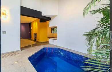 Imagem: O apartamento possui 4 Dormitórios, 5 Banheiros, 4 Vagas na