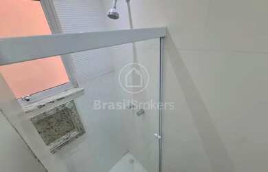 Imagem: O apartamento possui 1 Dormitório, 1 Banheiro, 38m² de Área