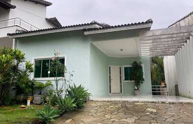 Imagem: A casa em condomínio possui 3 Dormitórios, 3 Banheiros, 4