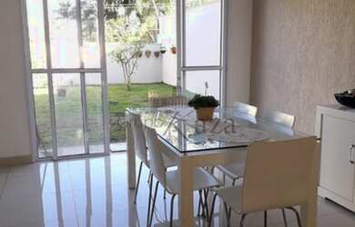 Imagem: A casa em condomínio possui 4 Dormitórios, 4 Banheiros, 3