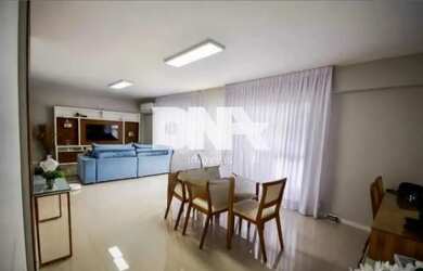 Imagem: O apartamento possui 3 Dormitórios, 3 Banheiros, 2 Vagas na