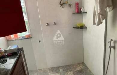 Imagem 14: Apartamento de 3 quartos, sendo um suíte. Está todo reformado e fica...