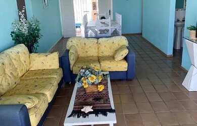 Imagem: A casa possui 5 Dormitórios, 4 Banheiros, 3 Vagas na garagem