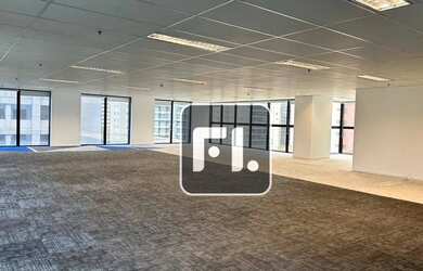 Imagem: O depósito possui 5 Vagas na garagem, 510m² de Área e está