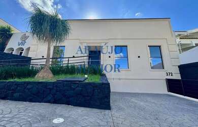 Imagem: O depósito possui 1 Vaga na garagem, 367m² de Área e está