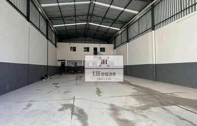 Imagem: O depósito possui 360m² de Área e está localizado em Pedra