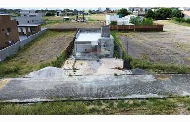 Imagem: A casa em condomínio possui 2 Dormitórios, 2 Banheiros, 1