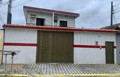 Imagem: O apartamento possui 1 Dormitório, Acomodam 5 pessoas, 1 Vaga