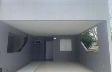 Imagem: A casa em condomínio possui 2 Dormitórios, 1 Banheiro, 2 Vagas