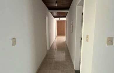 Imagem 7: x27 Ampla Casa na Tamandaré Próx 16 de Novembro 7X35m 4 Quartos 2 Suítes...