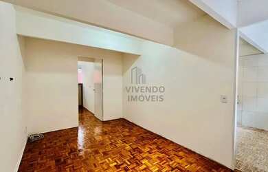 Imagem: O apartamento possui 3 Dormitórios, 1 Banheiro, 1 Vaga na garagem